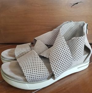 Eileen Fisher Perforated Sport Sandal size 7